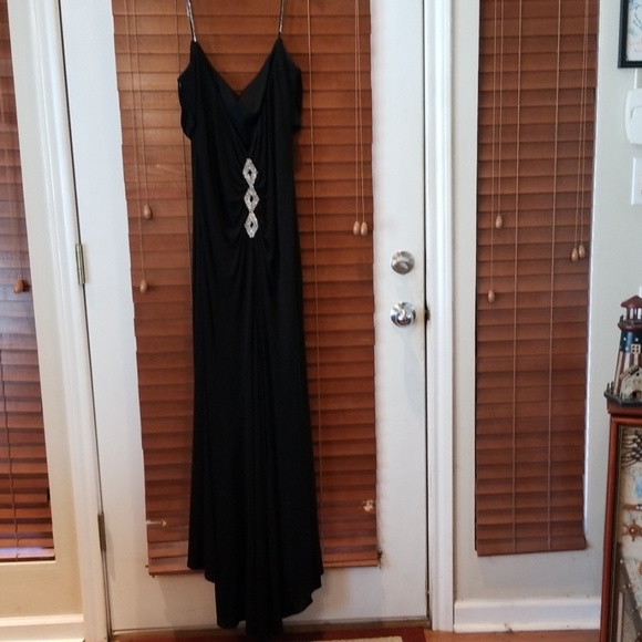 Black Formal Dree - Picture 3 of 4